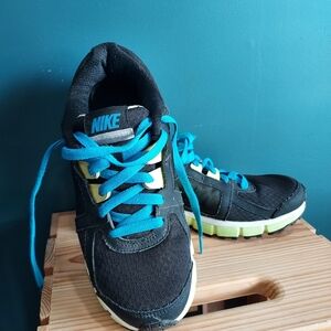 NIKE Dual fushion shoe size 8.5